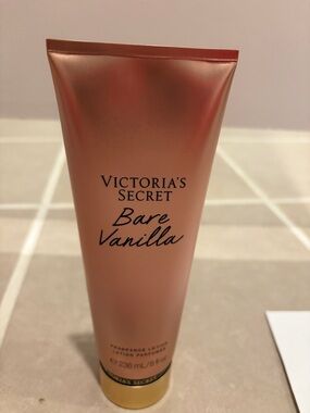 NWT Victoria's Secret Bare Vanilla Lotion - Rose Gold Tube